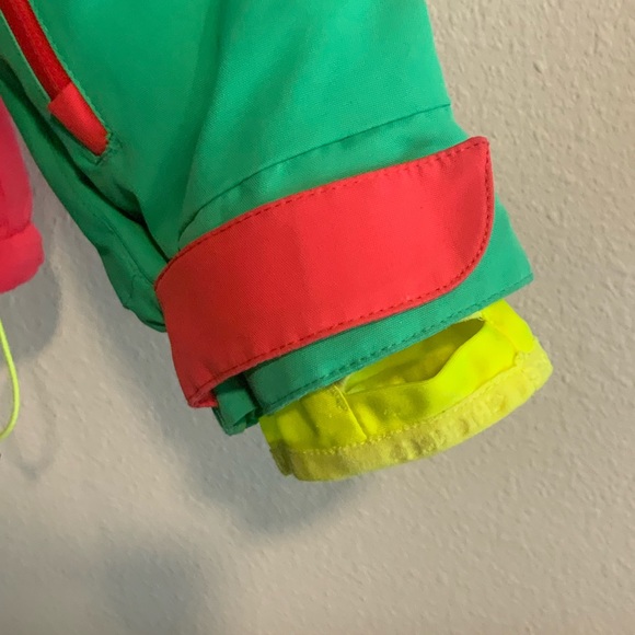 🏔 Chiemsee Bright Ski and Snowboard Jacket 🏔 - Picture 4 of 15